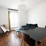 Bright Flat In Montmartre